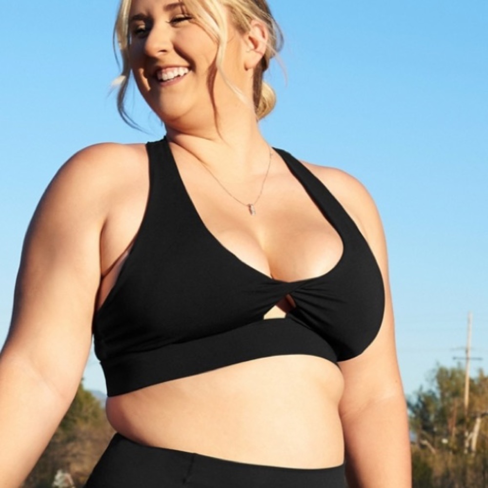 Fabletics The Oasis Twist Sports Bra Black 1X
